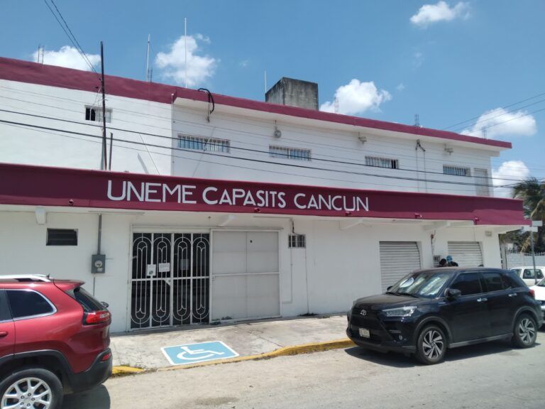 Protestan trabajadores de CAPASITS Cancún