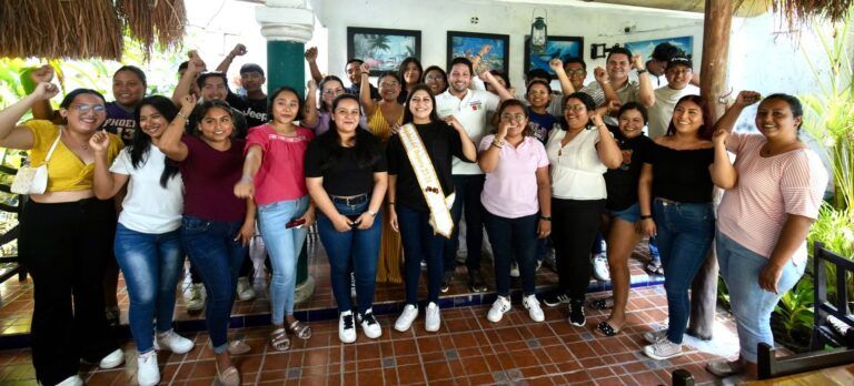 Lleva Renán Sánchez propuestas a jóvenes de Cozumel para impulsar la transformación