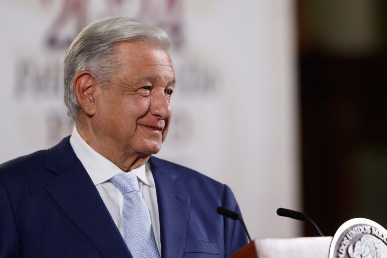 Pide AMLO “no politizar” elección en Solidaridad