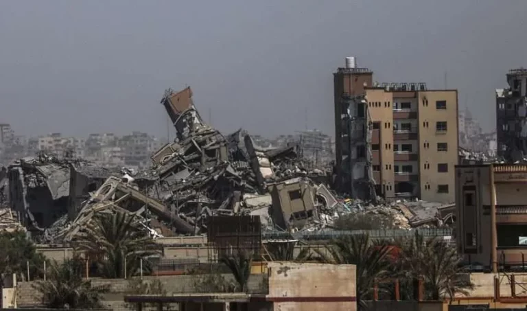 Ejército israelí opera en barrio Al Amal de Jan Yunis; hambruna en Gaza no cesa