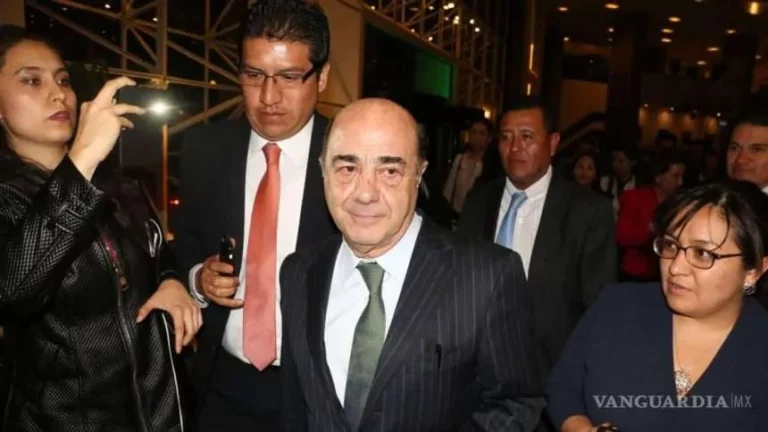 Trasladan a Murillo Karam a su domicilio para continuar en prisión domiciliaria