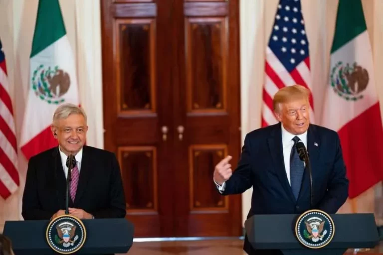 Trump asegura que no daría ni 10 centavos a López Obrador para migración