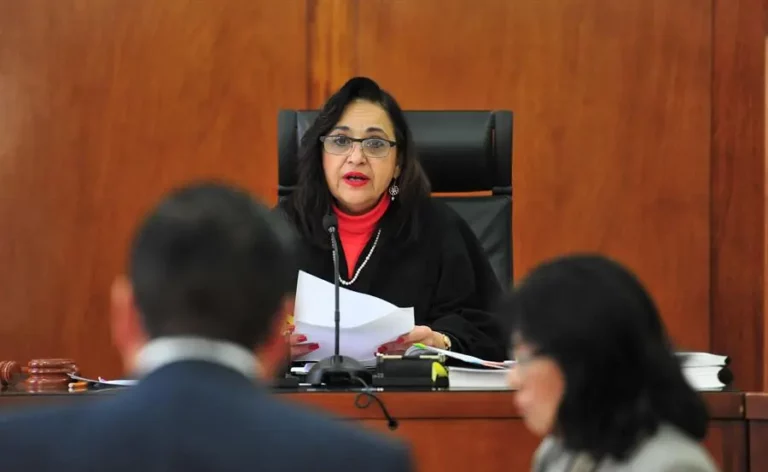 Piden juicio político contra presidenta de la corte