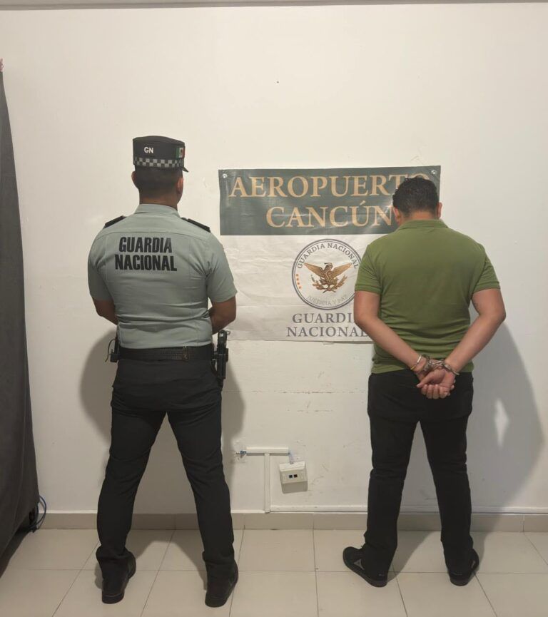 Detienen a taxista que se viralizó por abuso en cobro a turista en el AIC