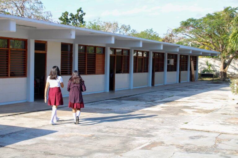 Continúan inscripciones para próximo ciclo escolar en Puerto Morelos