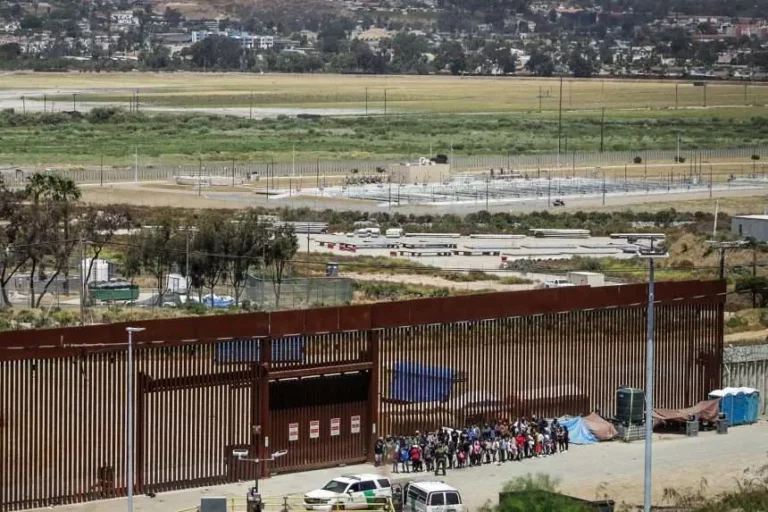 Tijuana se convierte en el principal cruce irregular de migrantes de México a EE.U.U.