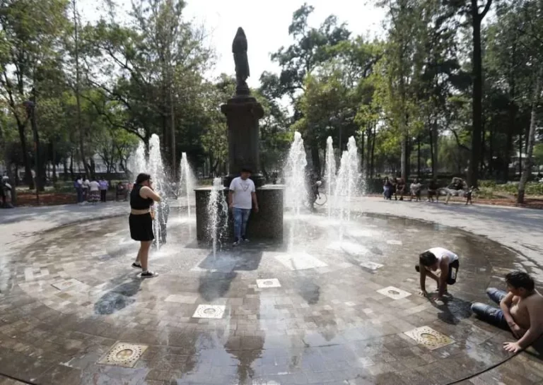 Onda de calor causa más de 40 grados en 17 estados del país