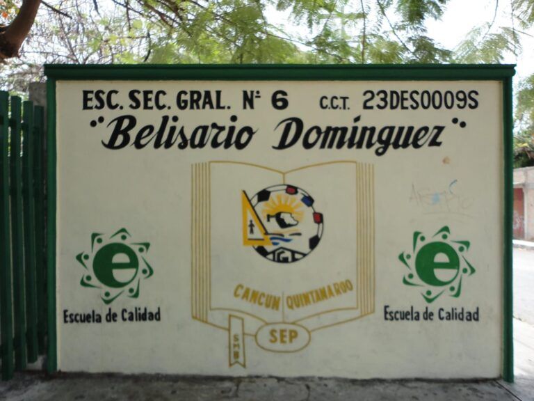 Analizan cierre de turnos en secundarias emblemáticas de Cancún