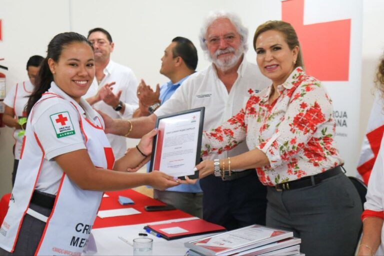 Lili Campos le cumple a la Cruz Roja, en beneficio de los solidarenses