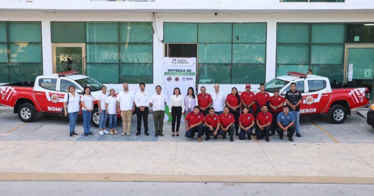 Entrega Blanca Merari vehículos oficiales a Bomberos, Protección Civil e Instituto Municipal de la Mujer