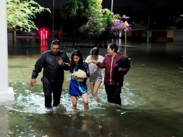 Mara Lezama informa del operativo implementado por lluvias torrenciales en Chetumal