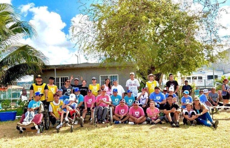 Buscan crear liga de tenis para niños y jóvenes con alguna discapacidad