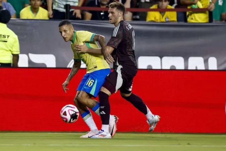 México cae con Brasil pese a exhibir una mejor cara