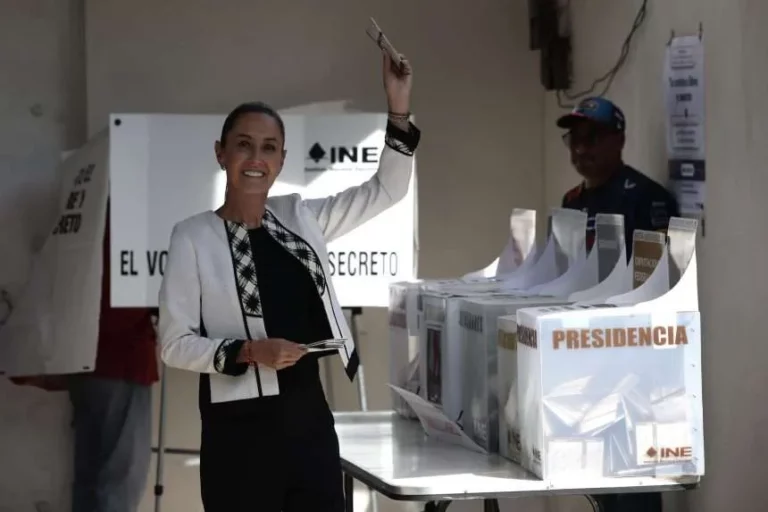 Sheinbaum dice tras votar que los mexicanos «no deberían tener miedo» durante la elección