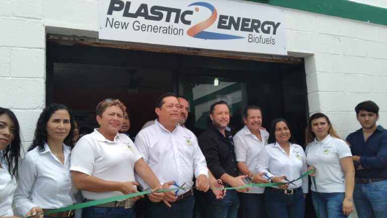 Llega a Cancún aditivo de combustible a base de plástico, que mejora rendimiento de automóviles