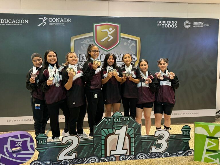 Debut dorado del equipo quintanarroense femenil de halterofilia en los Nacionales Conade 2024