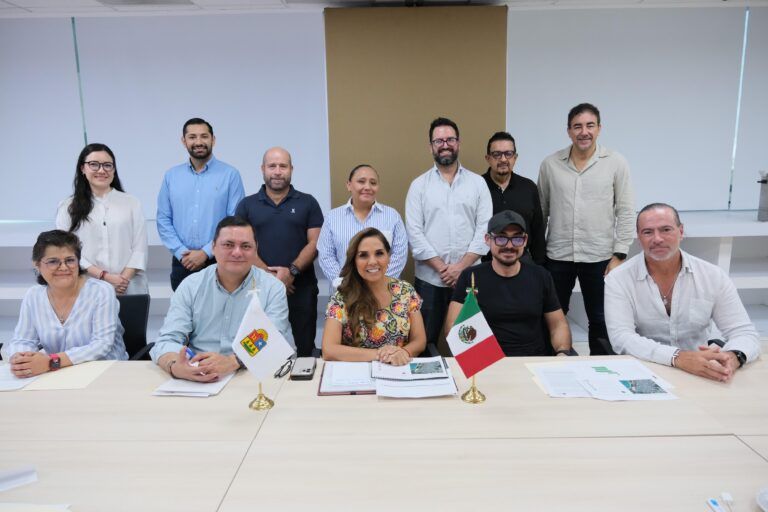 Avanza regularización de la Colosio en Playa del Carmen