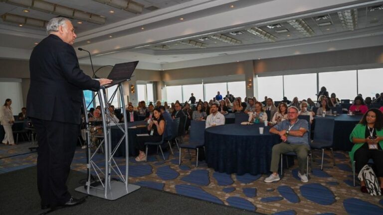Miguel Torruco se reúne con 297 importantes tour operadores de Estados Unidos en Nueva York