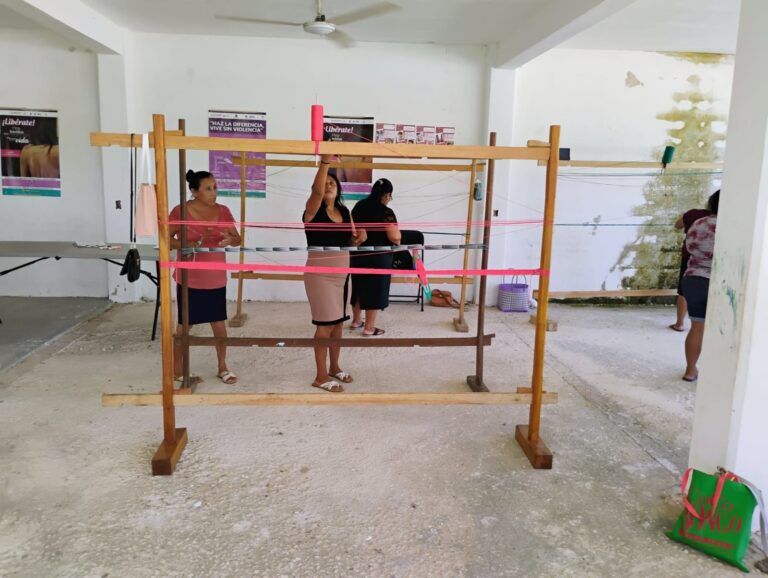 Mujeres de Leona Vicario se empoderan a través de la actividad artesanal