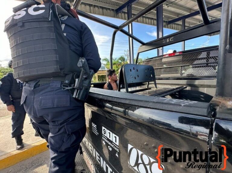 Policías de Solidaridad evitan suicidio en puente de Calica