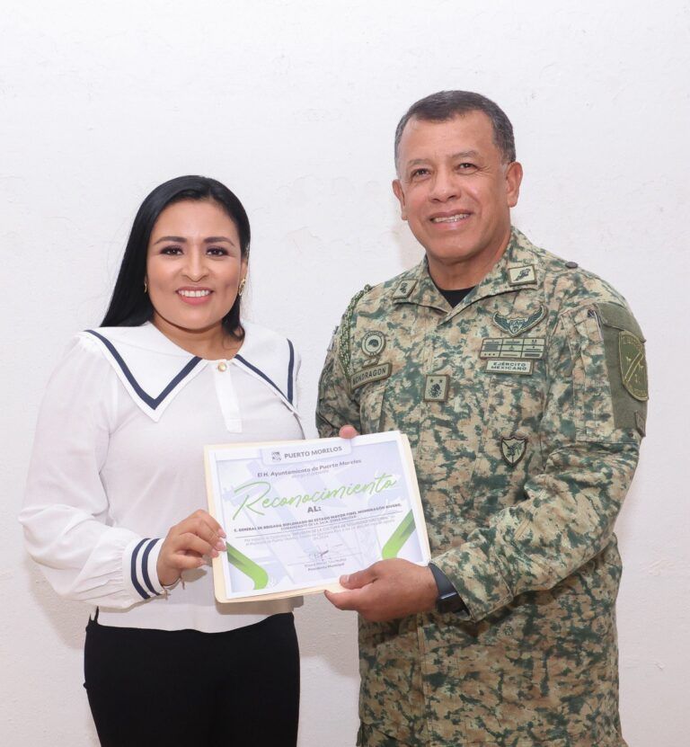 Comandante de la 34ª. Zona Militar imparte conferencia sobre seguridad nacional a servidores públicos de Puerto Morelos