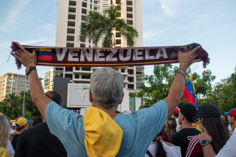 Venezolanos radicados en Cancún se suman a la protesta nacional en contra de la dictadura de Nicolás Maduro