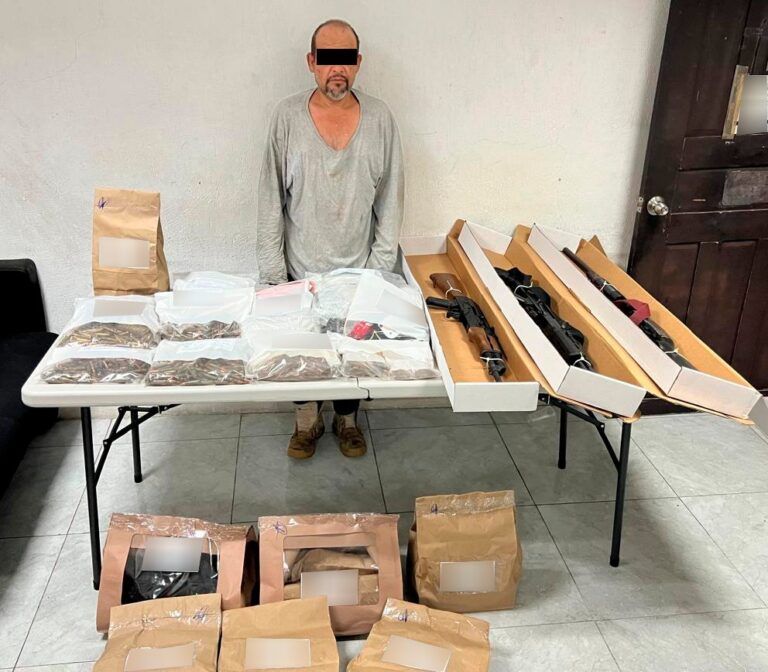 Decomisan armas largas, droga, y aseguran una persona y una camioneta blindada en la comunidad de ‘El Gallito’