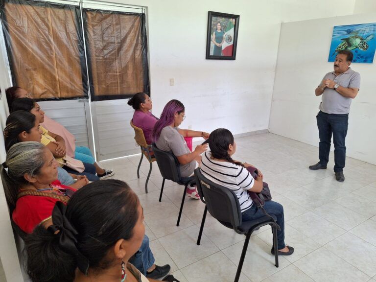 Capacitan a emprendedoras de Puerto Morelos en materia de Protección Civil