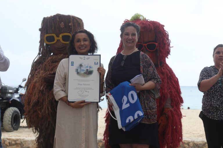Entregan certificado Blue Flag en la Playa Inclusiva Pelícanos