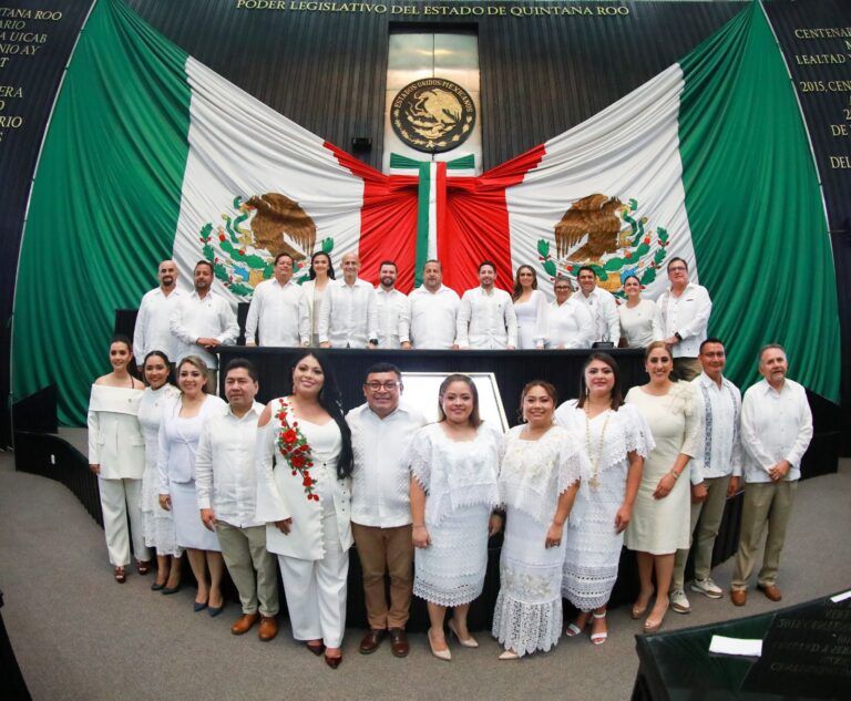 En medio de protestas, rinden protesta diputados de la XVIII Legislatura