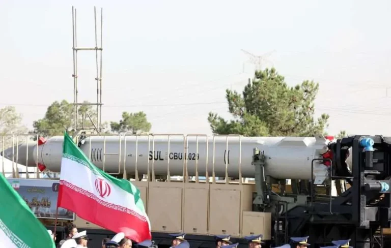 Irán presenta nuevo misil y drones en medio de la escalada en Oriente Medio