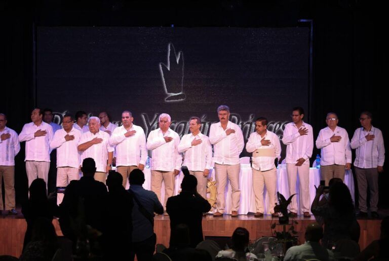 Rinde protesta nueva directiva del Club Rotario de Playa del Carmen