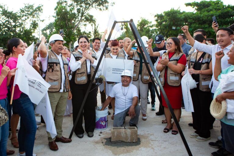 Inicia Estefanía Mercado su programa de obras públicas en Puerto Aventuras