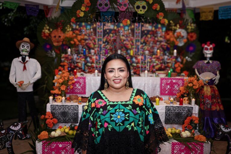 Leona Vicario recuerda a sus muertos en nostálgica noche de “Janal Pixán”