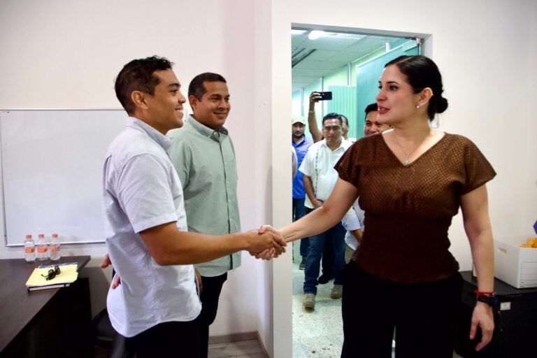 Dignificar las condiciones laborales de los empleados municipales, compromiso de Estefanía Mercado