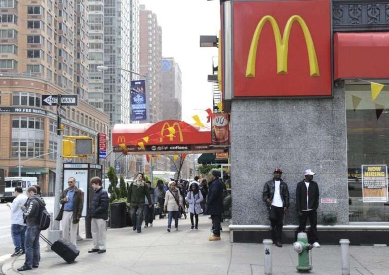 Se eleva a 75 el número de afectados por el brote de E. coli en McDonald’s de EE.UU.