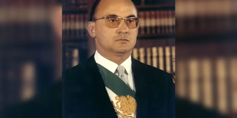 𝐌𝐮𝐜𝐡í𝐬𝐢𝐦𝐚𝐬 𝐠𝐫𝐚𝐜𝐢𝐚𝐬, 𝐏𝐫𝐞𝐬𝐢𝐝𝐞𝐧𝐭𝐞 𝐋𝐮𝐢𝐬 𝐄𝐜𝐡𝐞𝐯𝐞𝐫𝐫í𝐚