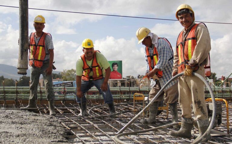 Respira industria de la construcción en Playa del Carmen