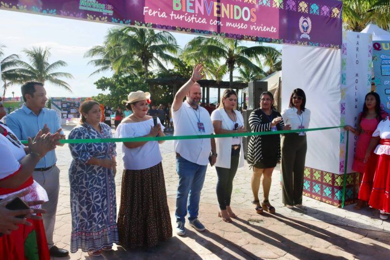 Inauguran Feria Turística y Museo Viviente de la secundaria “Mario Molina Pasquel”