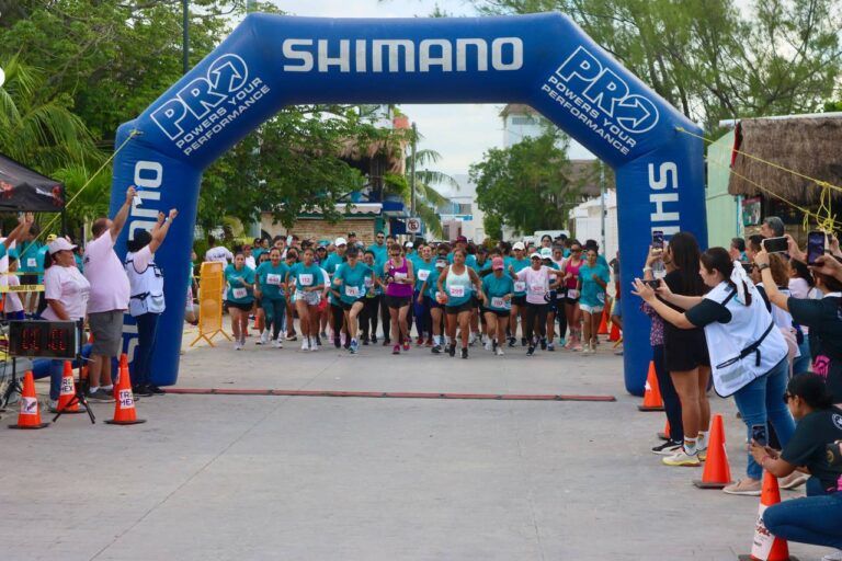 Con Carrera por la Salud, Puerto Morelos cierra Mes Rosa