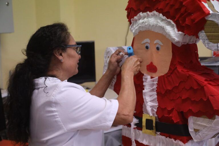 Concluye con éxito el “Taller de Creación de Piñatas”