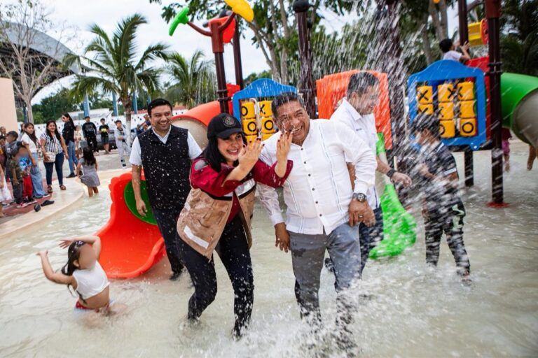 Estefanía Mercado le cumplió a Puerto Aventuras: Ya tienen Plaza Cívica