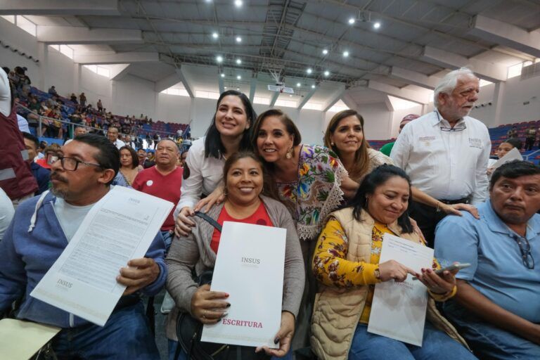 Con la entrega de 488 títulos de propiedad, llega la justicia social a familias de la Colosio y Cristo Rey