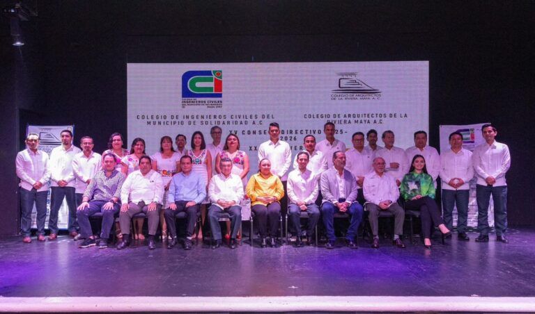 Cristina Torres toma protesta al nuevo Consejo Directivo de Colegios de Arquitectos e Ingenieros de la Riviera Maya