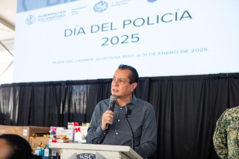 Gobierno de Solidaridad rinde un homenaje a los policías municipales
