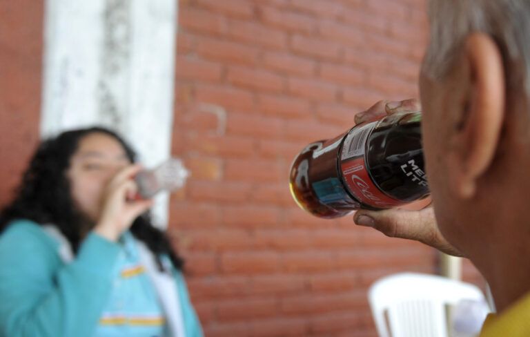 Bebidas azucaradas provocan 46 mil muertes