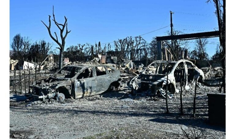 Vientos fuertes reavivan los incendios en Los Ángeles