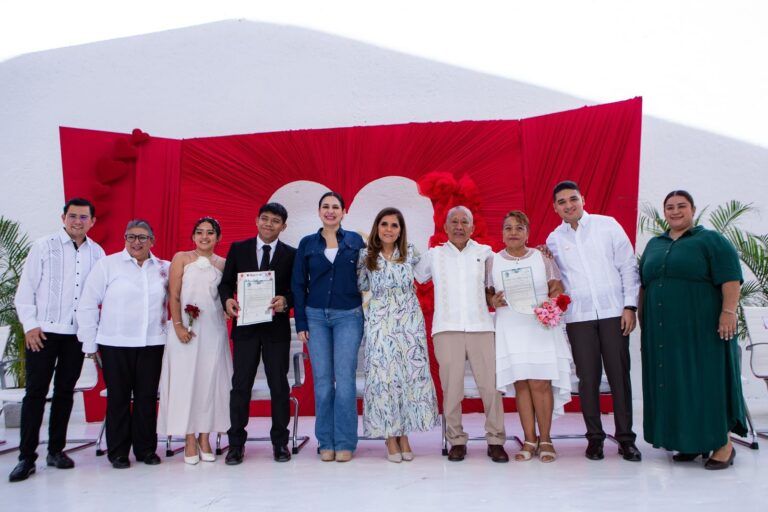 Dan el sí 280 parejas en Playa del Carmen durante las Bodas Colectivas 2025