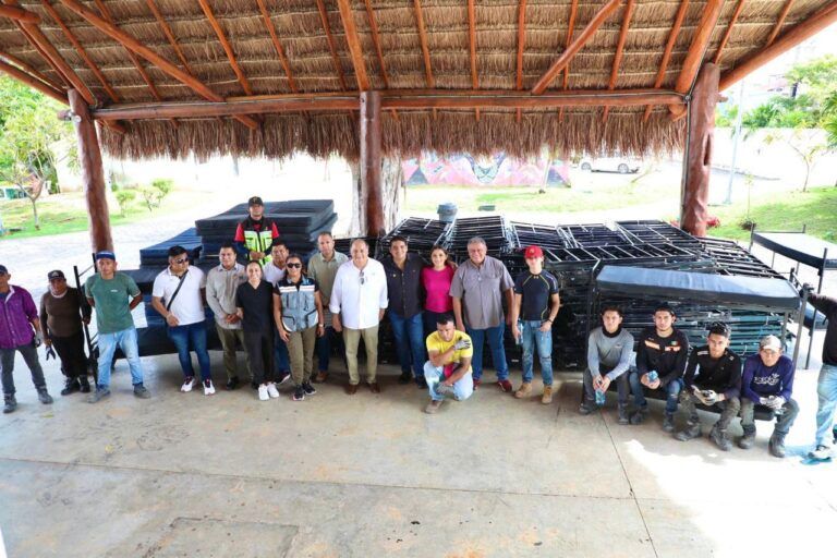 DIF Solidaridad recibe donación de literas para apoyar a grupos prioritarios