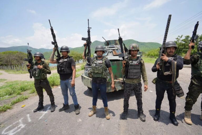 Clasificarán como terroristas a cinco cárteles mexicanos